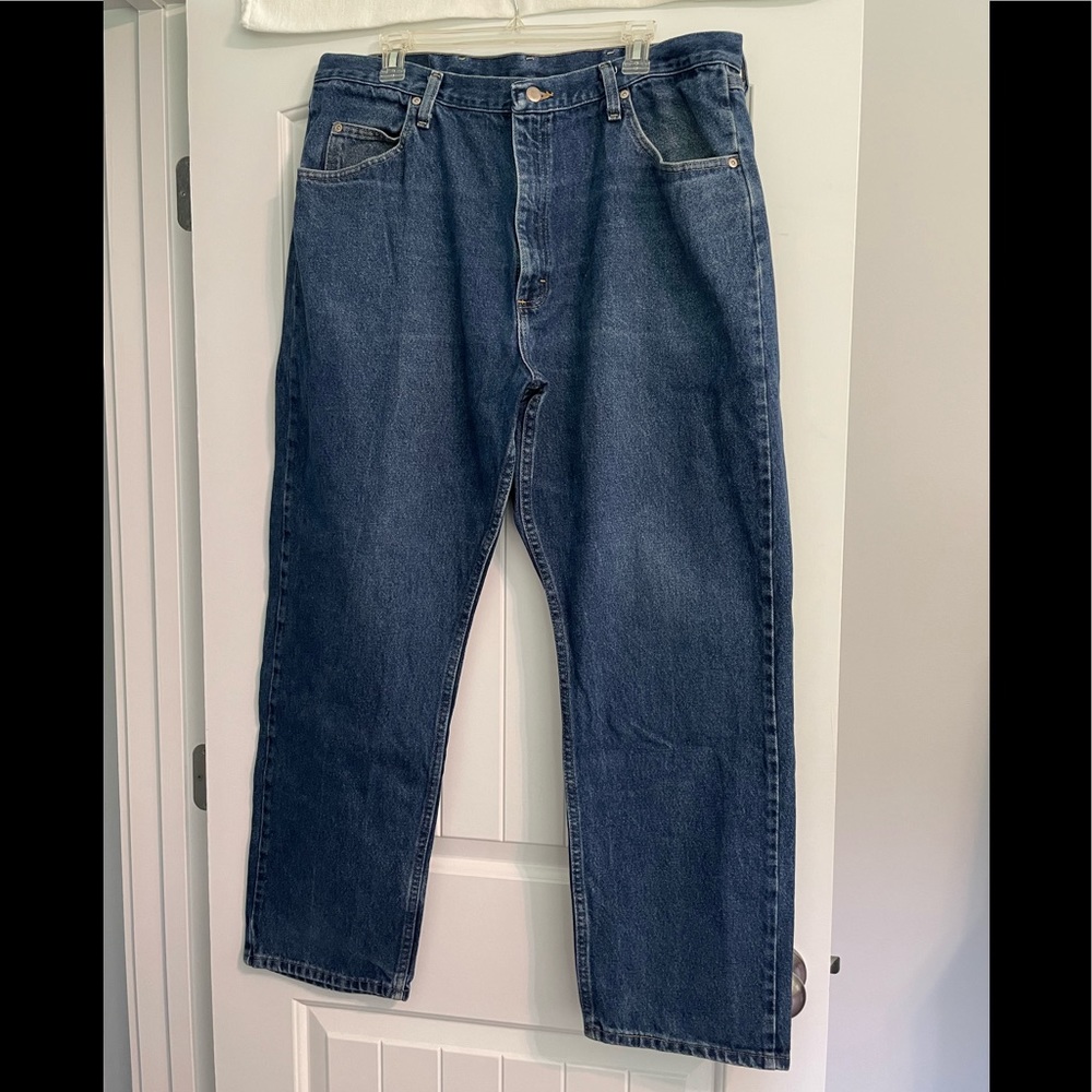 WRANGLER Men’s jeans.  Size W40 x L30.